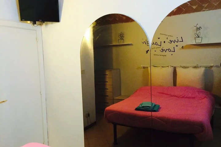 Room 4 of 13