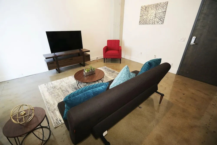 Room 10 of 20