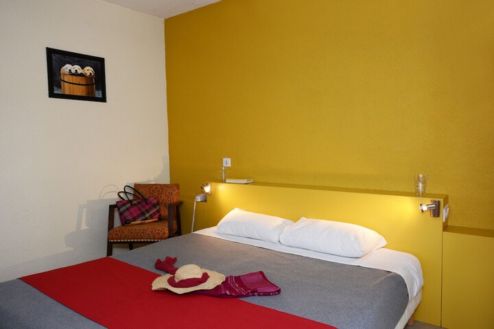 Room 3 of 36