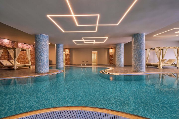 Pool 70 of 113