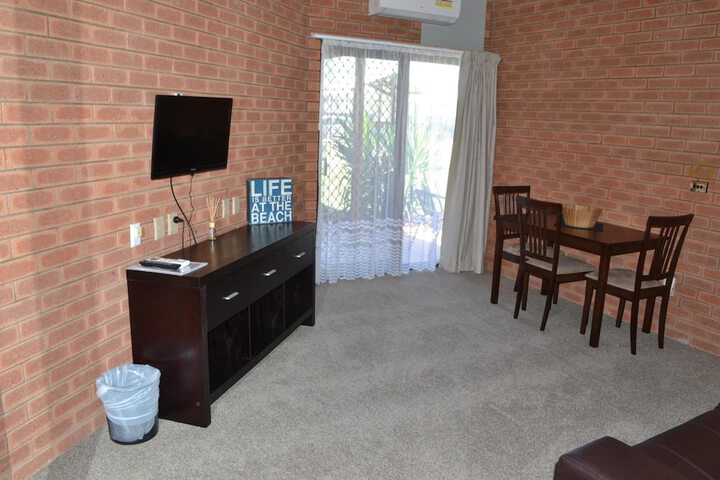 Room 35 of 61