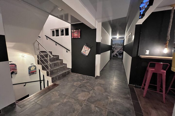 Room 10 of 15