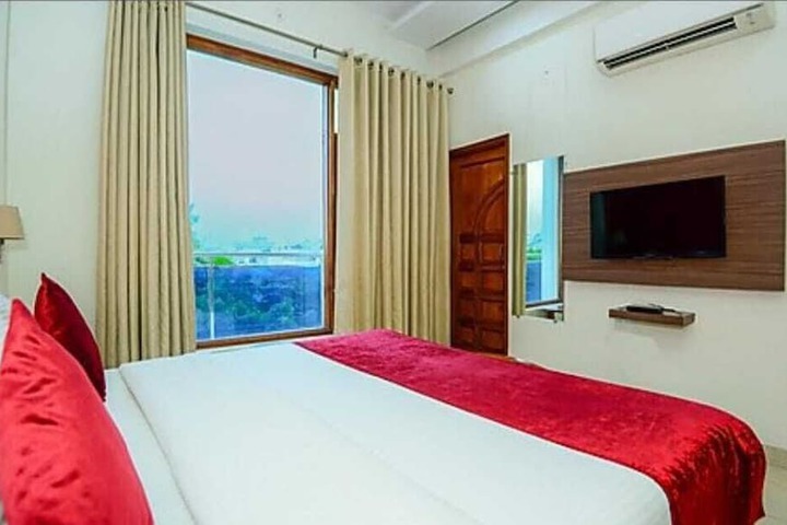 Room 10 of 27