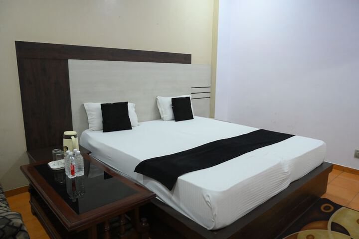 Room 32 of 106