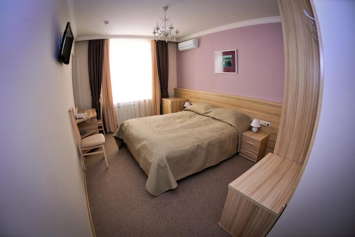 Room 6 of 26