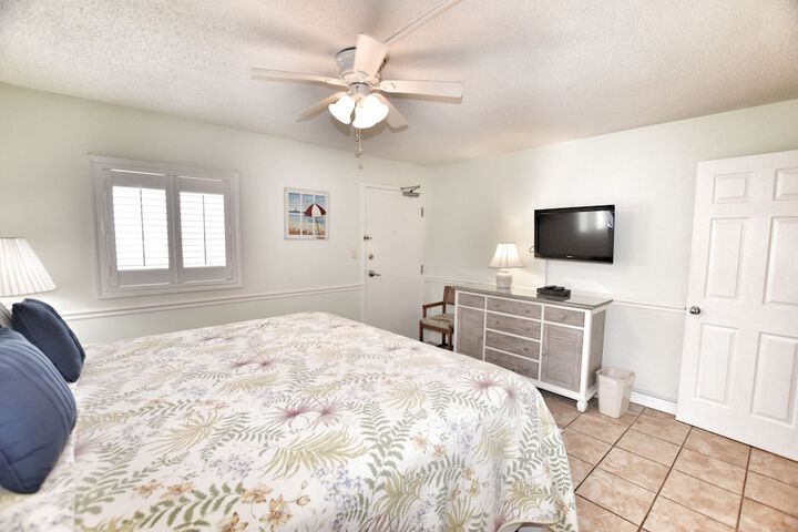 Room 12 of 66