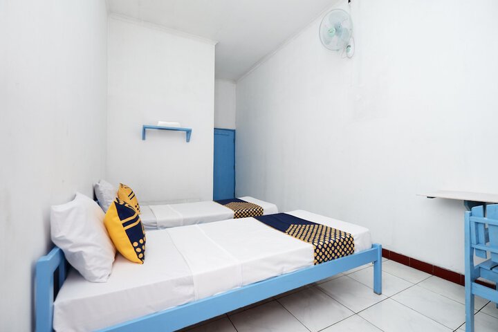 Room 11 of 38