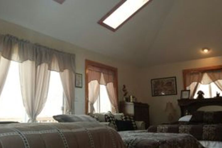 Room 8 of 28