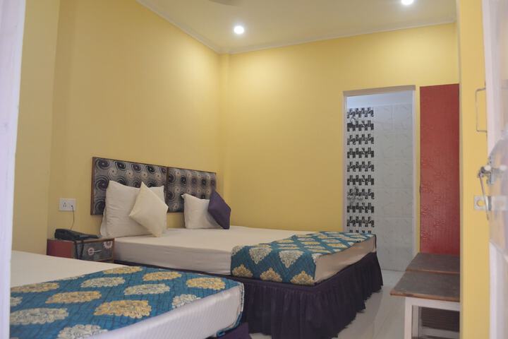 Room 10 of 90