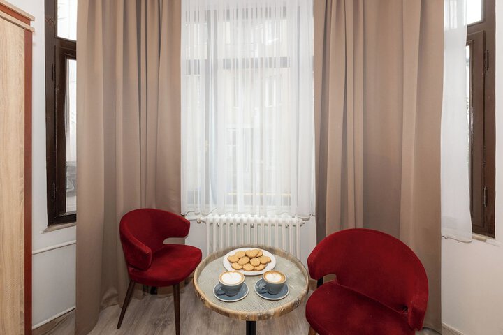 Room 47 of 76