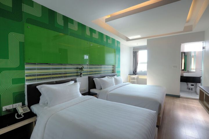 Room 19 of 36