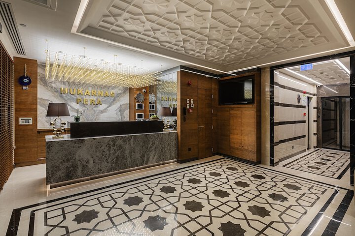 Hotel Interior 4 of 130