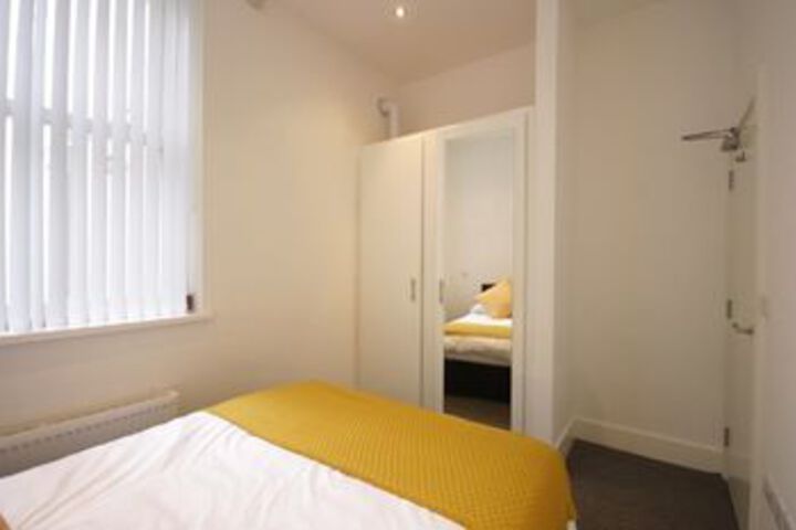 Room 5 of 13