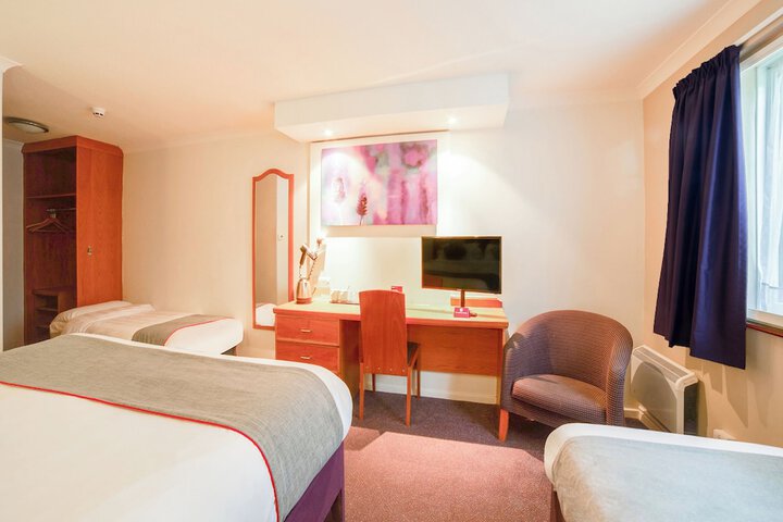 Room 44 of 68
