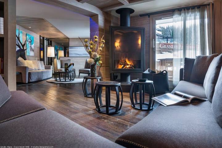 Lounge 181 of 186