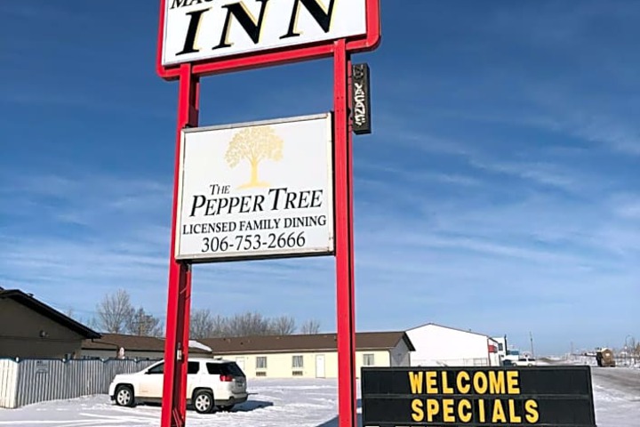 Macklin Motor Inn