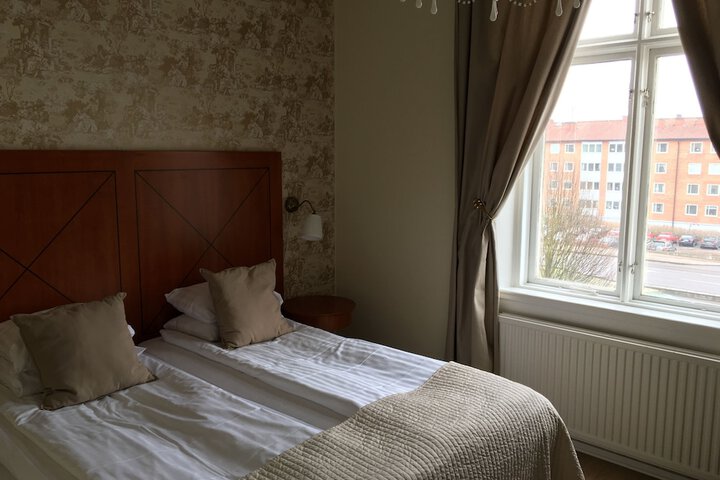 Room 5 of 27