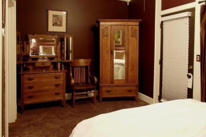 Room 17 of 43