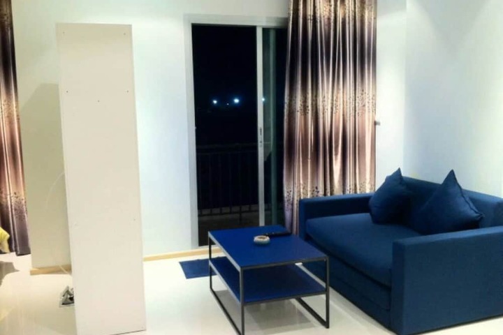 Room 11 of 25