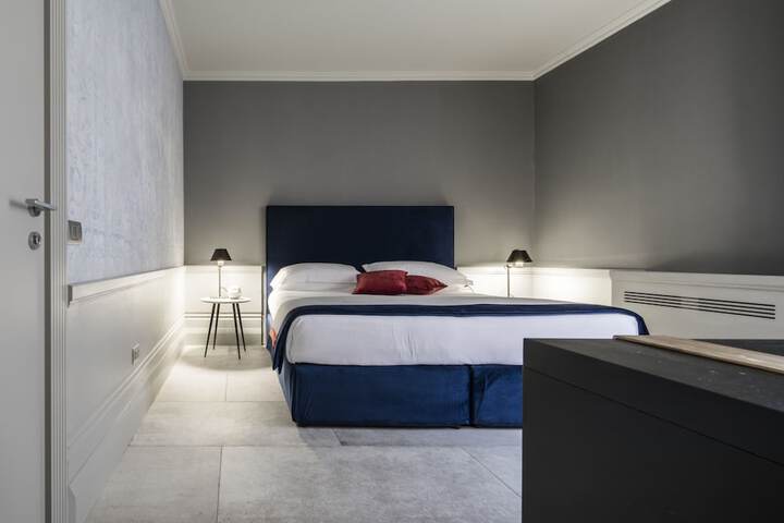Room 2 of 67