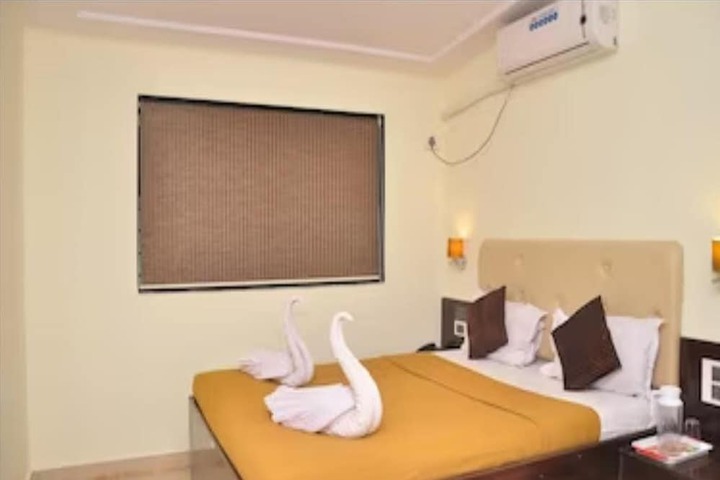 Room 6 of 27