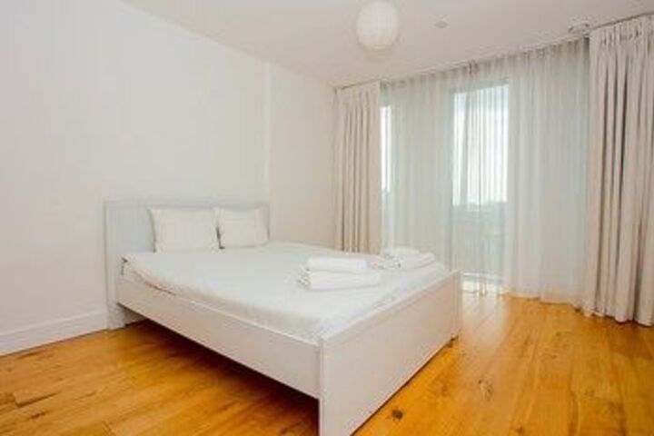 Room 8 of 28