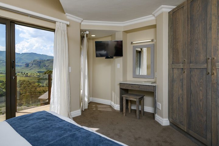 Room 18 of 156