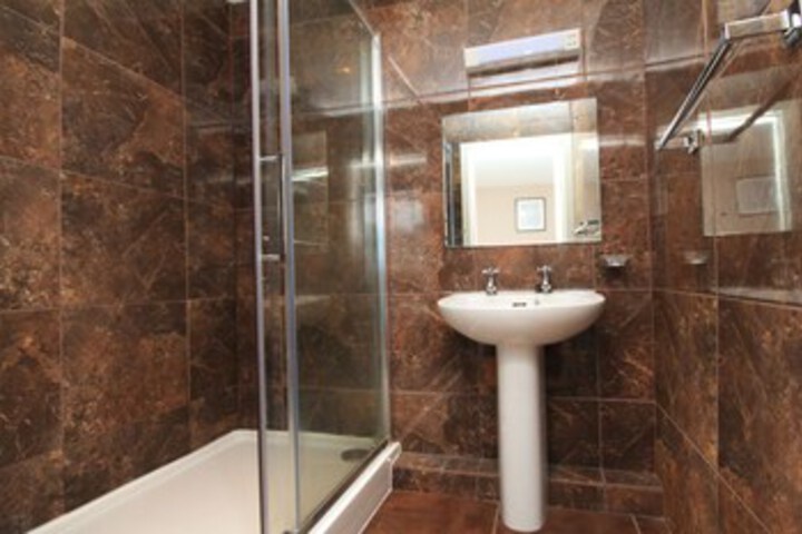 Room 2 of 21