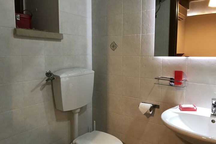 Room 17 of 45