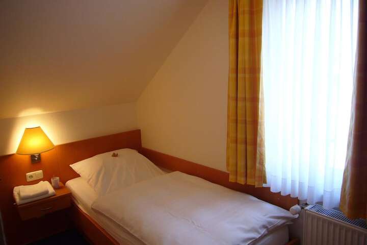 Room 20 of 53