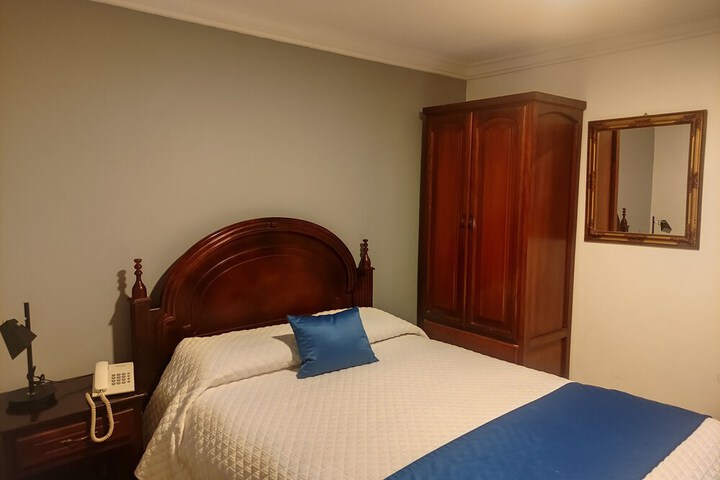 Room 13 of 30
