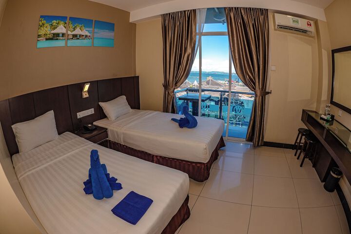 Room 25 of 49