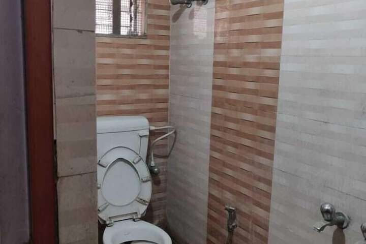 Room 8 of 11