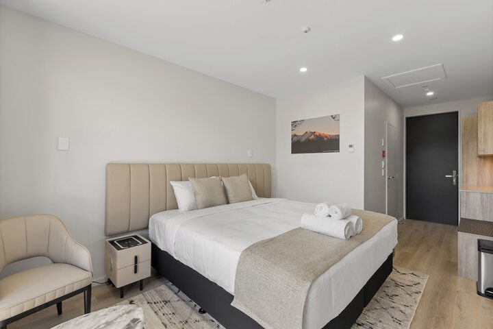 Room 5 of 40
