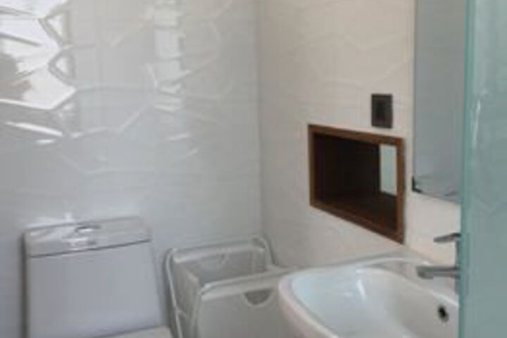 Room 14 of 107