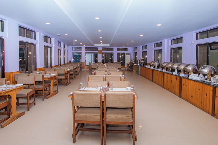 Dining 73 of 126