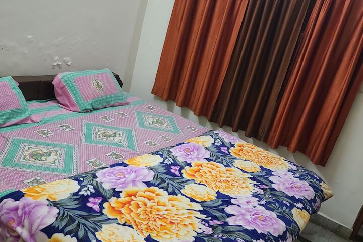Room 13 of 22