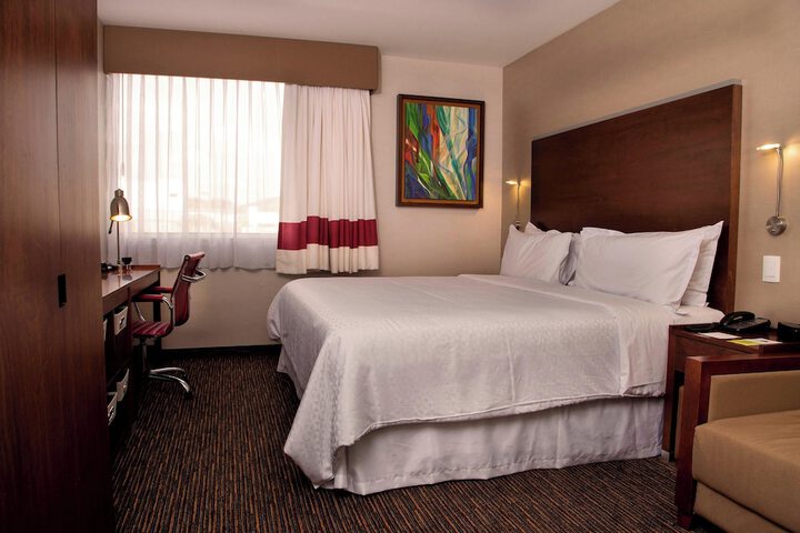 Room 8 of 74