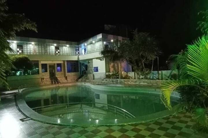Pool 16 of 43