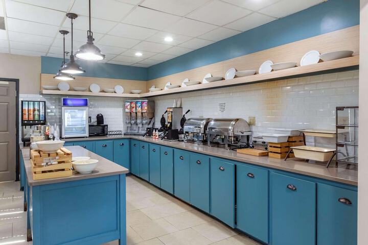 Breakfast area