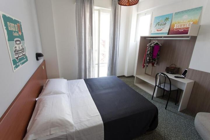 Room 5 of 43