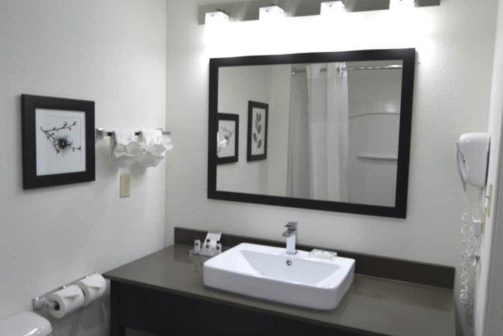Bathroom sink
