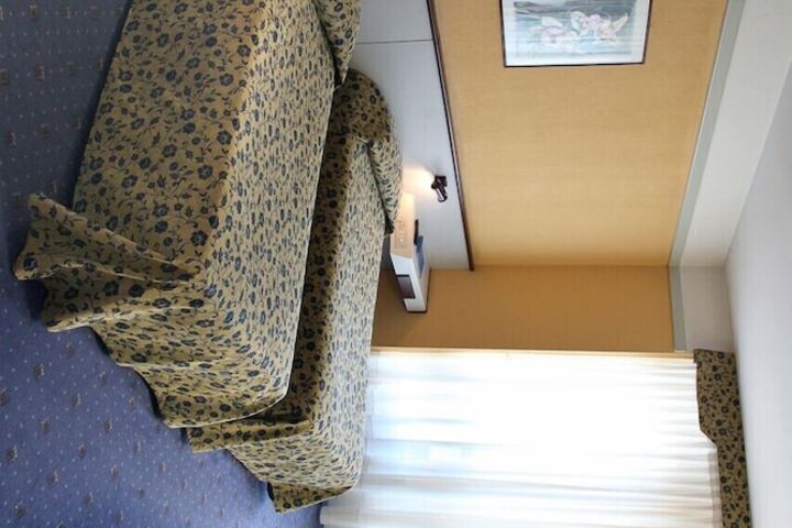 Room 21 of 130