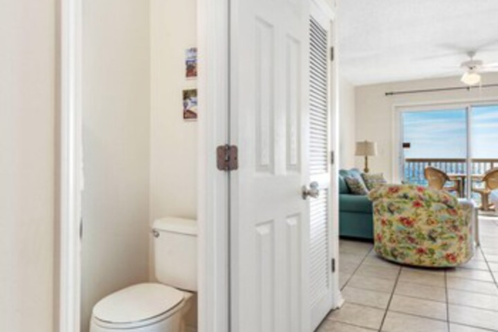 Room 163 of 200