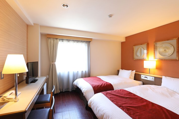 Room 10 of 34