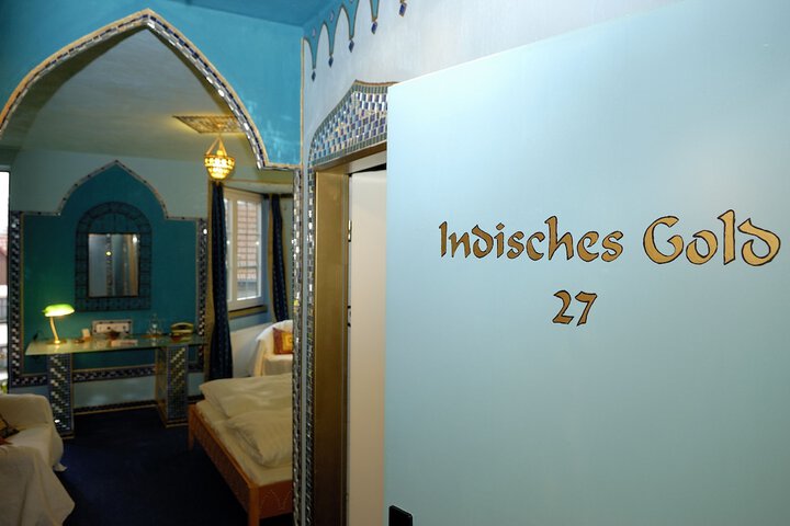 Room 18 of 283