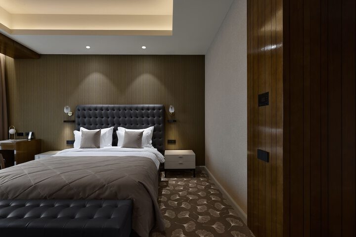 Room 10 of 51