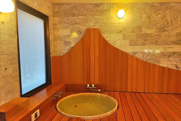 Room 14 of 27