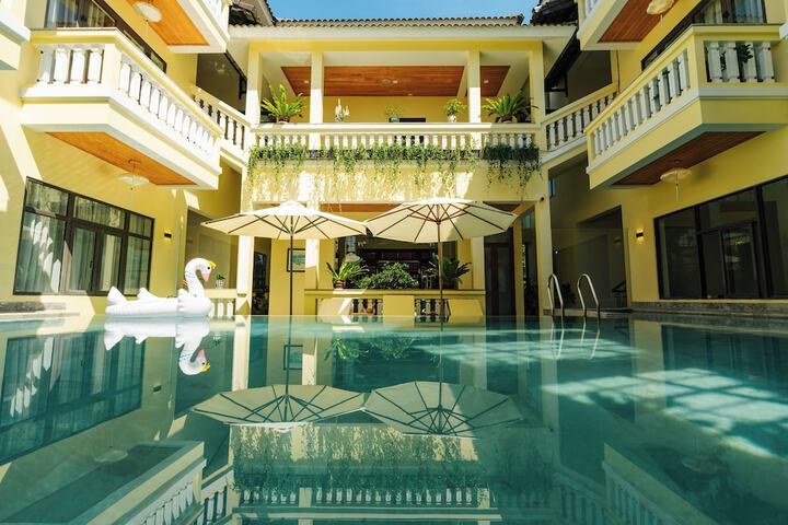 Pool 50 of 73