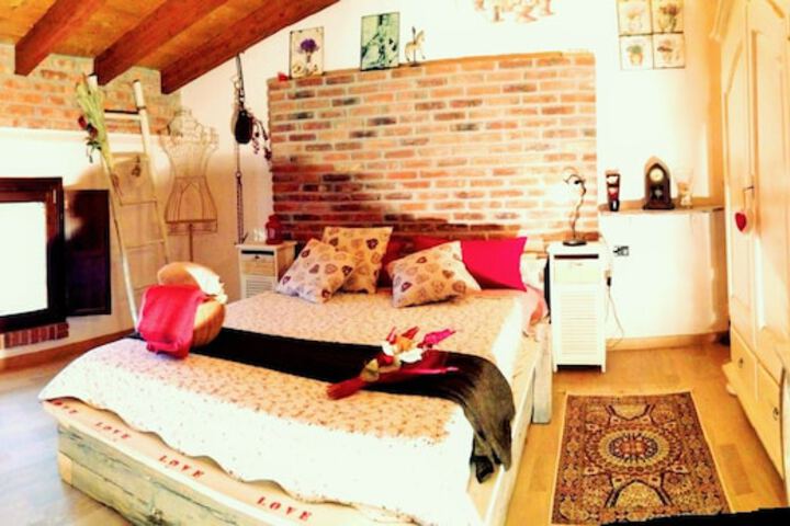 Room 9 of 45
